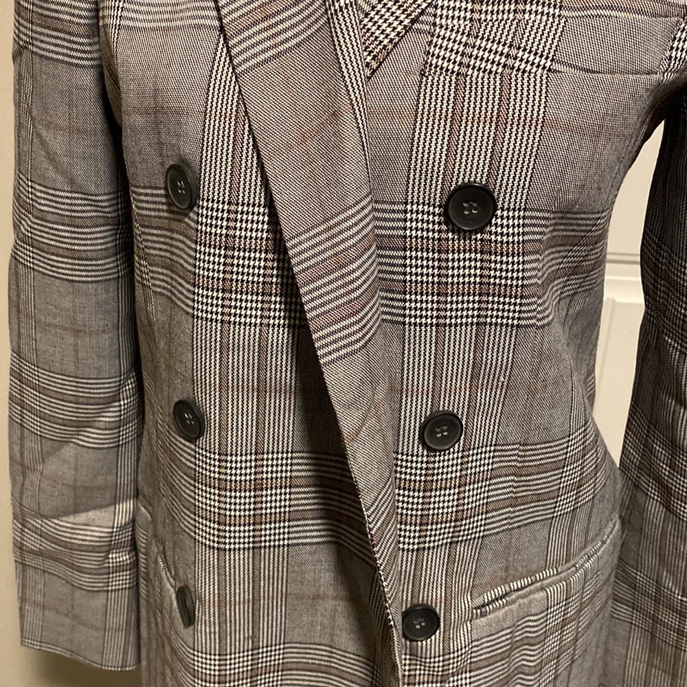 Blazer - Picture 3 of 3